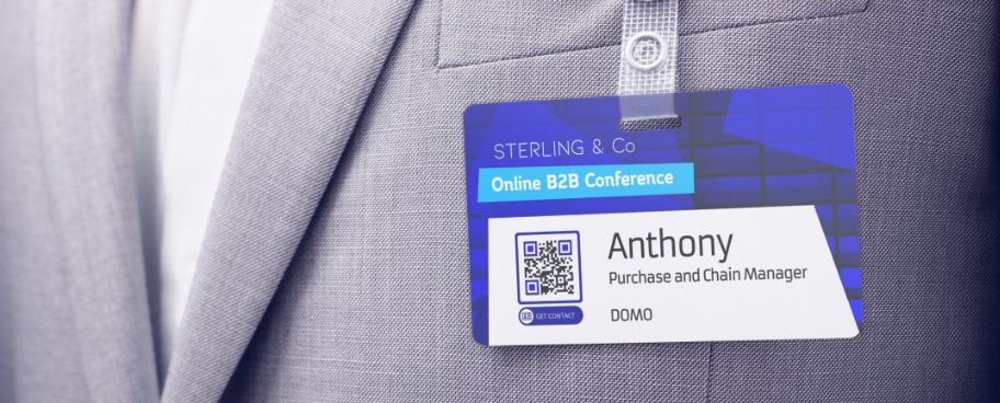 QR Code vCard Plus num crachá personalizado de conferência 