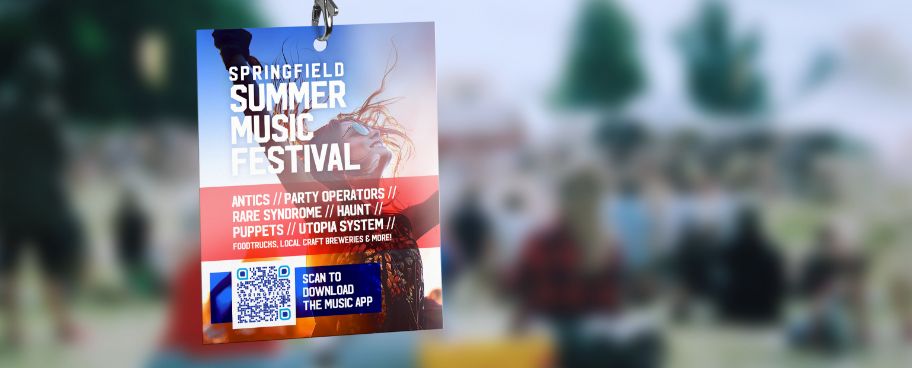 Exemplo de um crachá de um festival com um QR Code App Store