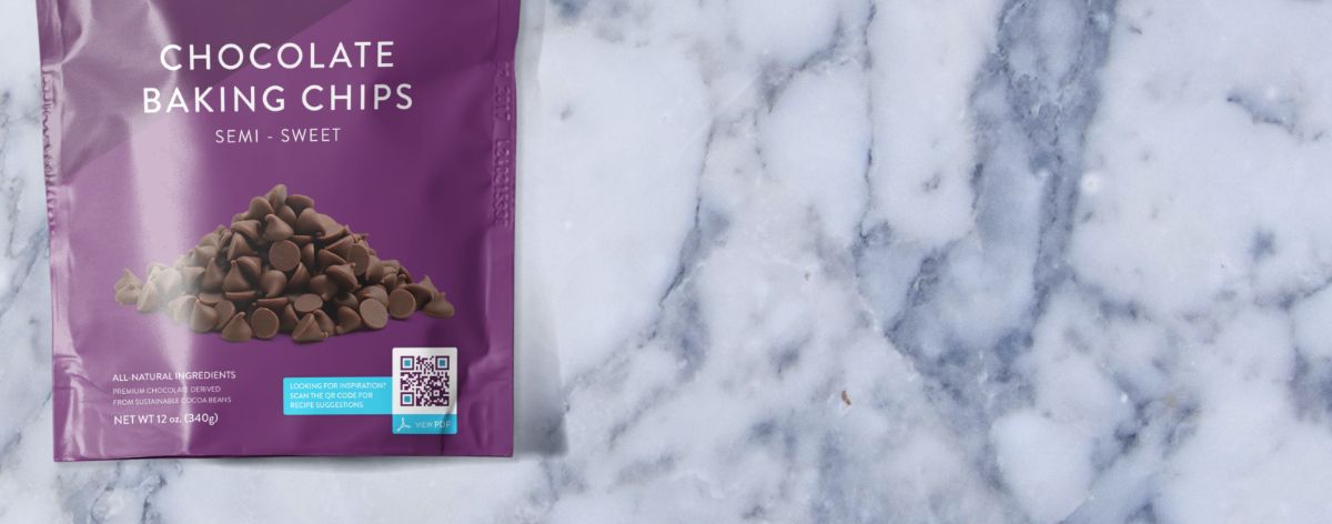Uma embalagem roxa com um QR Code