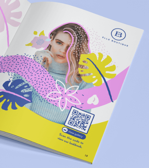 Uma etiqueta de roupa com um QR Code que redireciona os usuários para uma playlist de vídeos da loja.